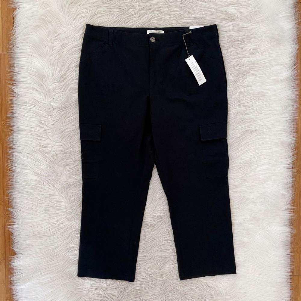 Chicos Black City Twill High Rise The Ultimate Fit Slim Cargo Cropped Pants